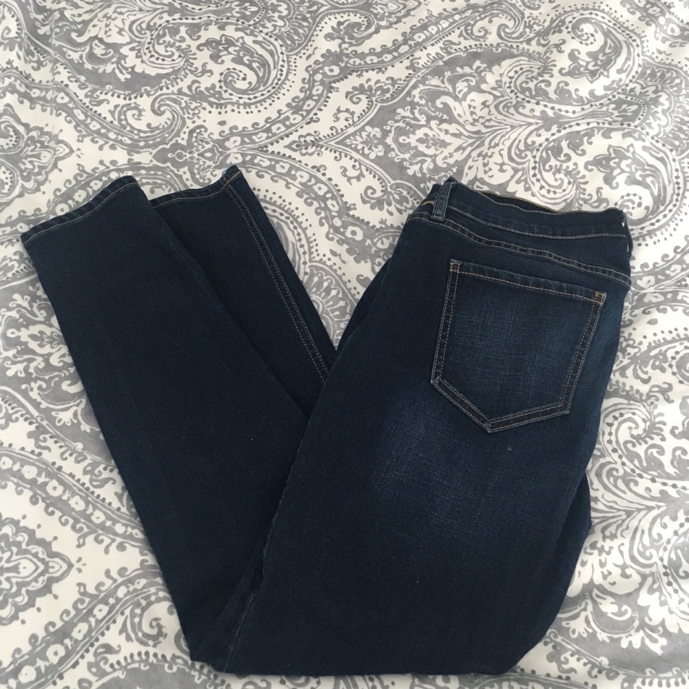 Old Navy size 4 Boyfriend Skinny Jeans